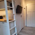 Studio Sea 48